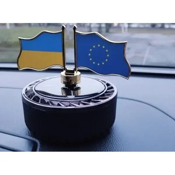 Автомобільний ароматизатор-дифузор “Прапори” на сонячній батареї 3