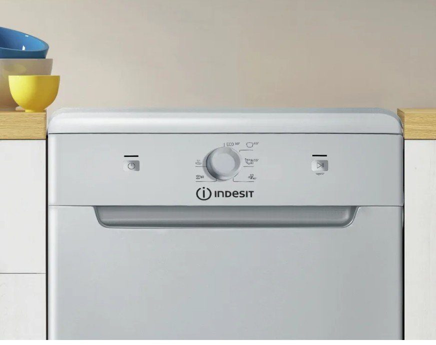Посудомийна машина Indesit DSCFE1B10SRU 4