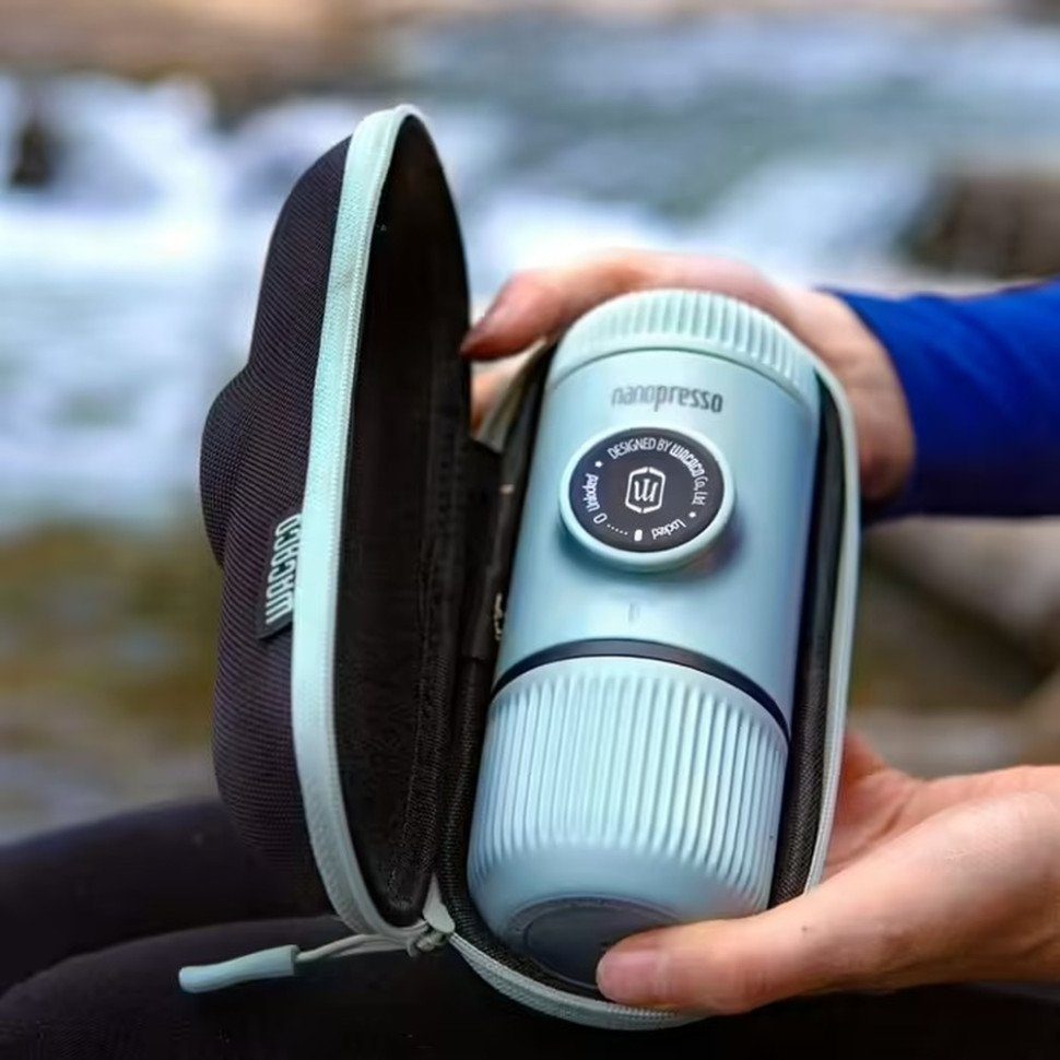 Портативна еспресо-кавоварка Wacaco Nanopresso блакитна з чохлом, механічна, для меленої кави 5