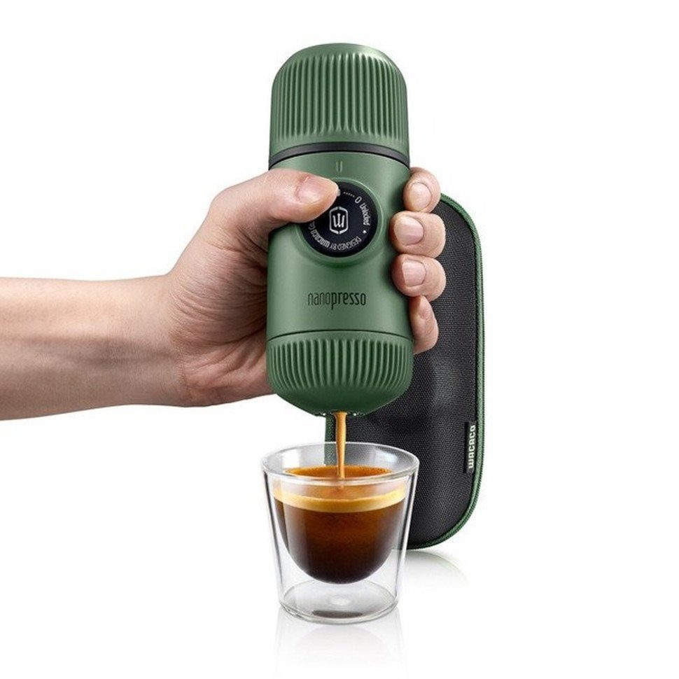 Портативна еспресо-кавоварка Wacaco Nanopresso зелена з чохлом, механічна, для меленої кави 2