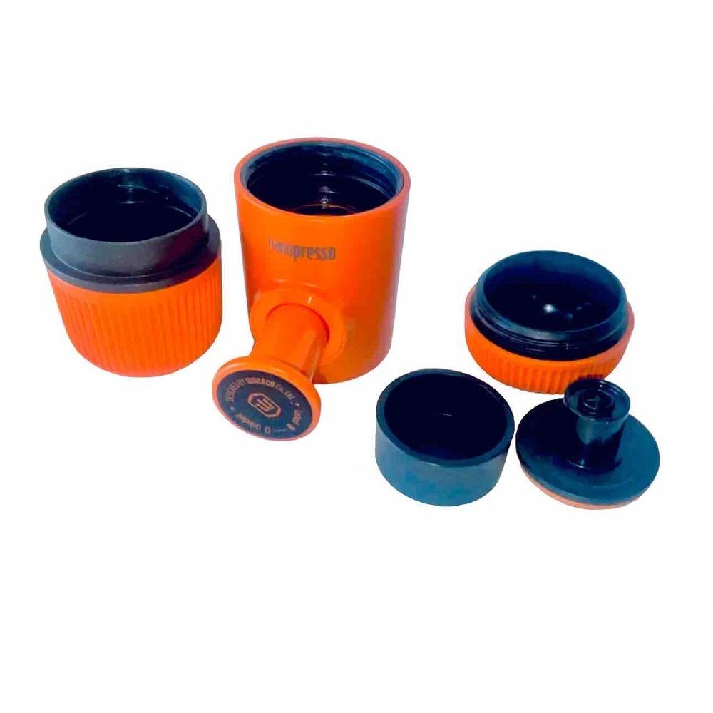 Портативна еспресо-кавоварка Wacaco Nanopresso помаранчева, механічна, для меленої кави 2