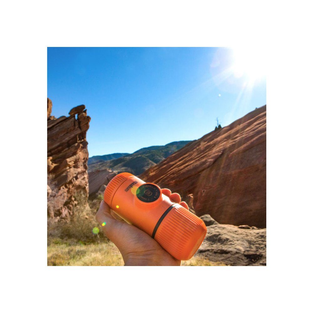 Портативна еспресо-кавоварка Wacaco Nanopresso помаранчева, механічна, для меленої кави 6