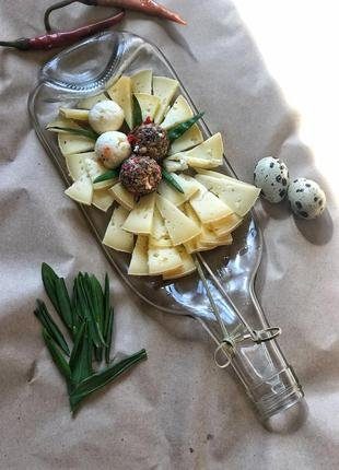 Скляна тарілка прозора із сплюснутої винною  1,5л. пляшки для подання сиру, м`яса, нарізок mz707866 MAZHURA
