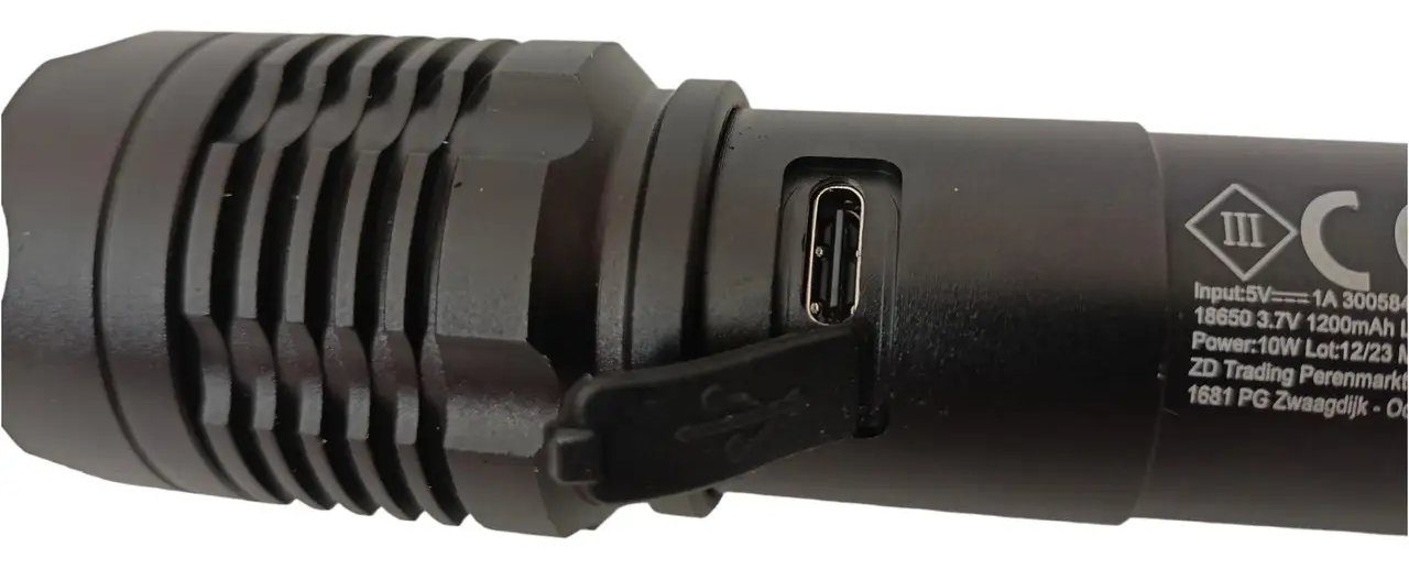 Акумуляторний світлодіодний ліхтарик SCHOU 800 LM з фокусуванням променя, USB-C, 3 режими 6